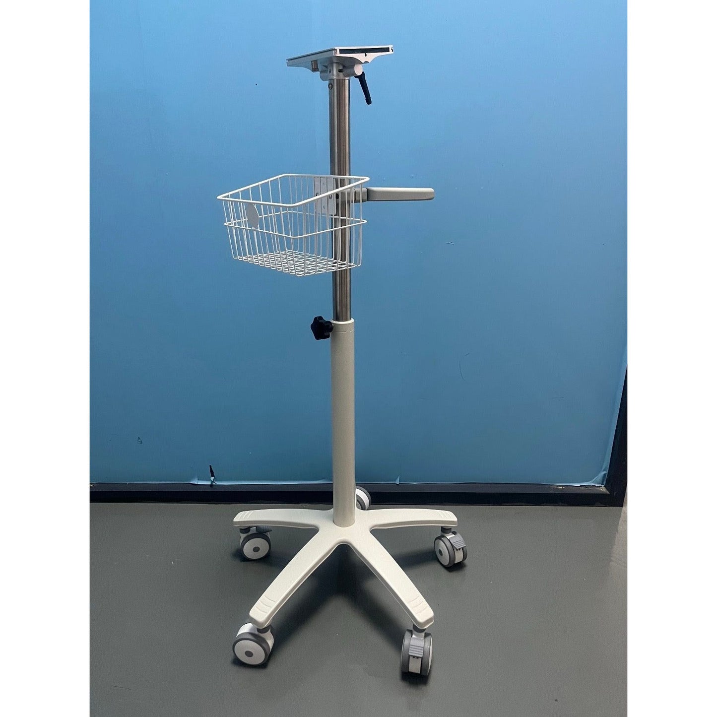 Generic Rollstand for VS8, VS9 and Accutorr Series Patient Monitors, vs8genericrollstand